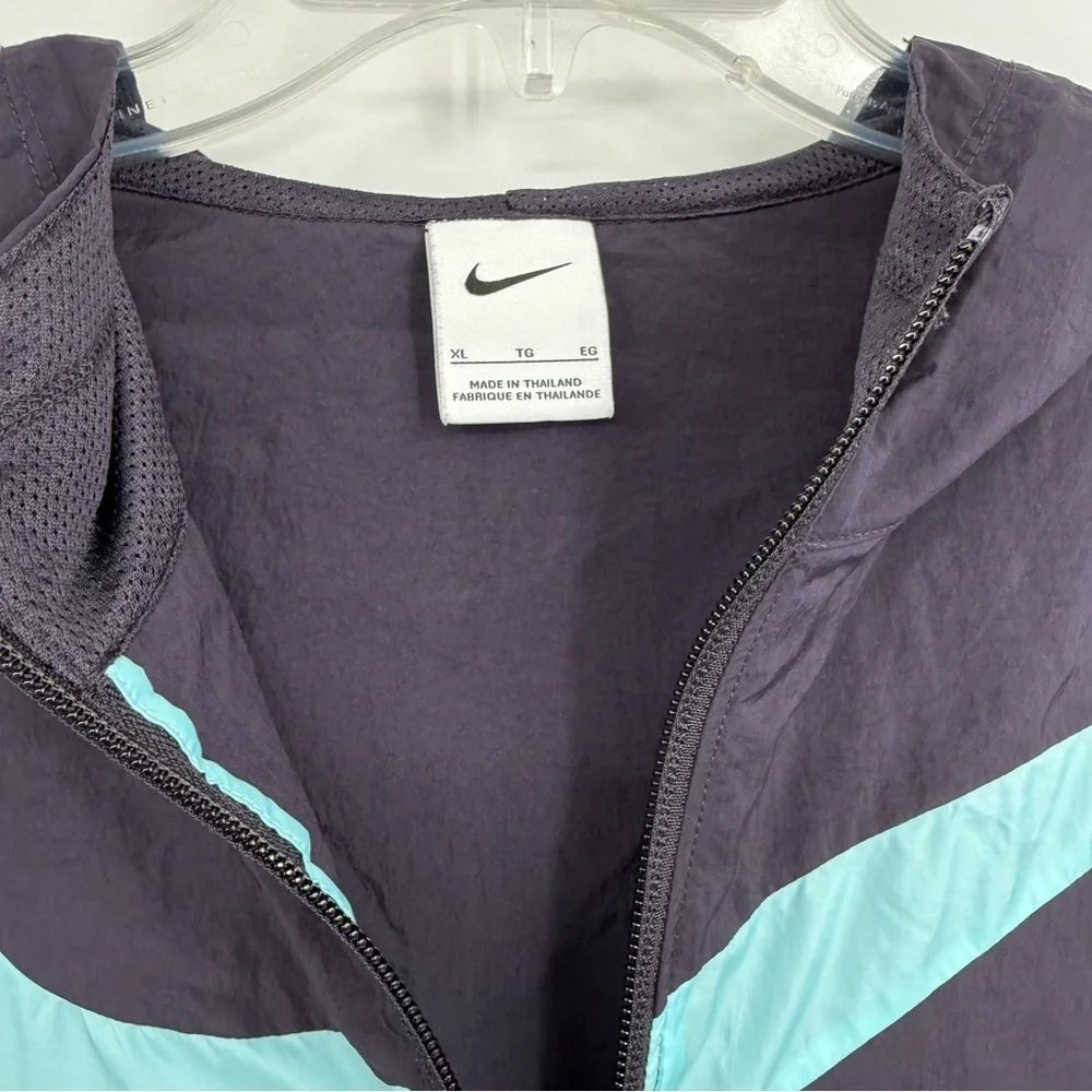 Nike Kids’ Pullover Nylon Hoodie Size XL Purple Crossover 1/4 Zip Swoosh